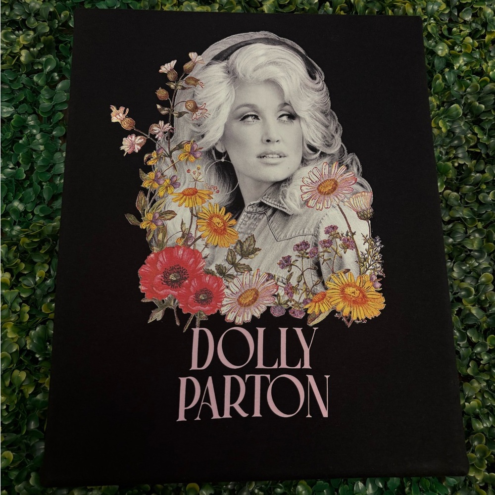 🌸 Dolly Parton Floral Canvas Wall Art